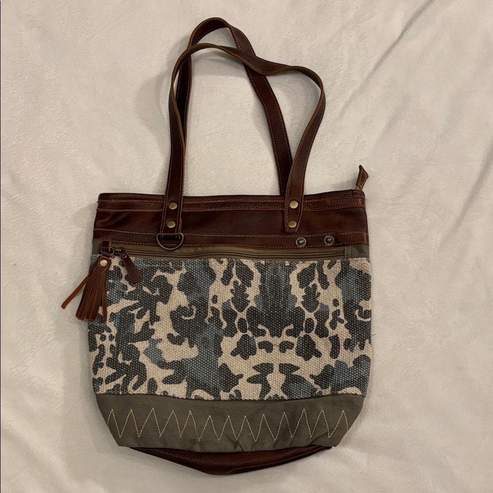 Myra Bag